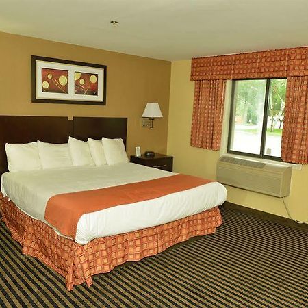 Whitney Inn & Suites Хамден Экстерьер фото
